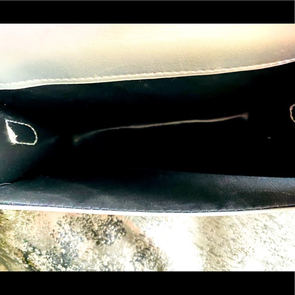 Puffer Crossbody Purse! - Picture 6 of 8